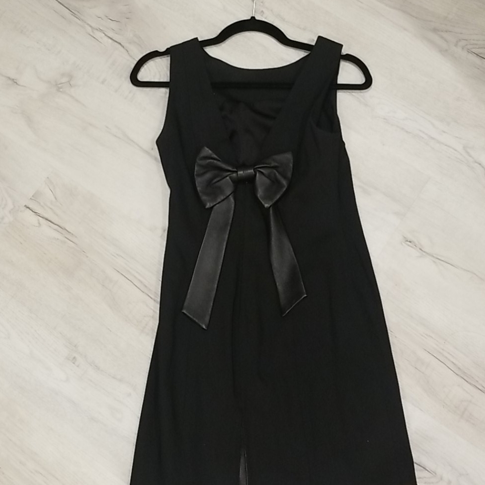 Alice & Olivia  shift dress with  removable bow